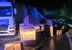 Предполага се че шофьорът на тежкотоварния автомобил е заспалКатастрофа затвори