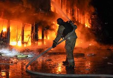 Администрацията на спешния център е напълно разрушена жилищни сгради в