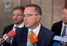 Възраждане обвини правителството в манипулиране на данни и поиска вот