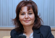 Бившата здравна министърка описа час блуждаене в коридорите и обаждането