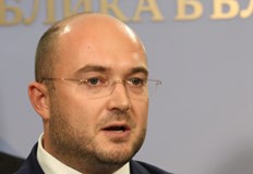 Правосъдният министър обеща цялата държавна мощ да се стовари върху