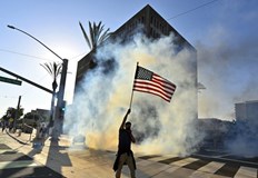 Кметът на Лос Анджелис обяви извънредно положениеКарън Бас наложи полицейски