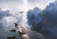 Над 400 полета са отменениПовече от 100 самолета на авиокомпанията