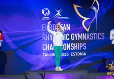 Българската гимнастичка триумфира в един ден на обръч топка и