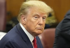 Решението е процедурна победа за американския президент но не решава