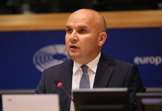 България допуска грешки в комуникацията за еврозоната смята евродепутатътЕвродепутатът Илхан