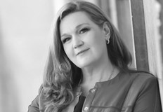 Градоначалникът отдаде почит на оперната прима родена в крайдунавския градКметът