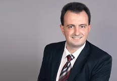 Решението е мотивирано с дълбоко разочарование и отстъпление от принципите Заместник кметът