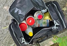 Задържаха бургазлийка и двама криминално проявени мъже при спецоперация в