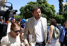 Разговор между Барбутов и Тодоров описва как се разпределят поръчки