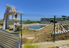 Непредвидени технически проблеми и административни забавяния спират проектаСрокът за завършване