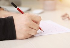 Изпитът се проведе в 1022 училища в цялата странаМинистерството на