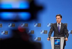 НАТО обсъжда увеличаване на военните разходи за отбранаНикой никога не