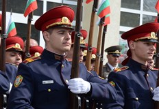 Половината от кандидатите за военна служба не отговарят на изискванията