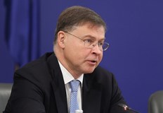 Европейската комисия подкрепя България за евротоТова е исторически ден за