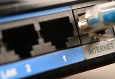 Отдалеченост конфликти и липса на инфраструктура правят онлайн достъпа почти