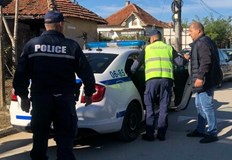 Единият оказал съпротива при ареста а при другите двама са