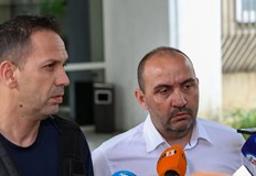 Трима задържани при обработка на 240 килограма безакцизен тютюн в