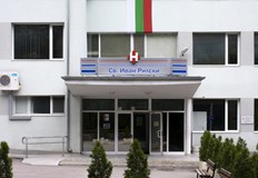 Младежът е транспортиран в болница в тежко състояние с опасност