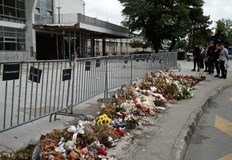 Забранен е достъпът до сградатаЖелезопътната гара в Нови Сад където