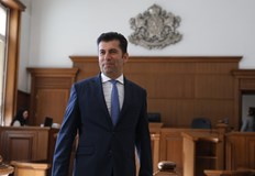 Бившият премиер е обвинен че незаконно е разпоредил задържането на