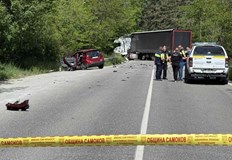 Лек автомобил и ТИР се сблъскаха челно край вилната зона
