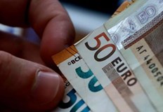 Българите зад граница изпращат все повече средства към близките си