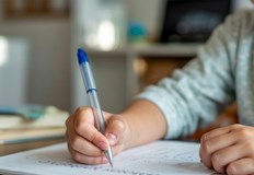 Зрелостниците могат да проверят оценките си с входящ номер и