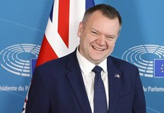 Ник Томас Симъндс ще се срещне с Даниел Митов и