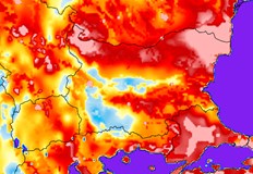 Напукана земя и пресъхващи водоеми – предупреждение за водна кризаБългария