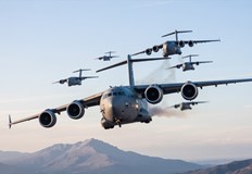 Над 30 самолета танкера се насочиха към ключови точки на континента