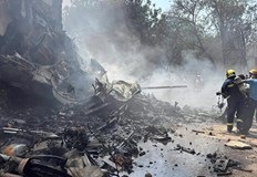 242 души са били на борда спасителните екипи издирват оцелелиПътнически