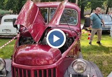 Уникалният експонат комбинира части от различни съветски машини но не