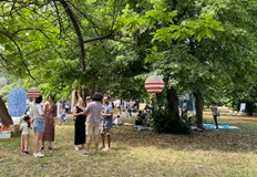 Творци и семейства превърнаха парка в артистично пространство със занимания