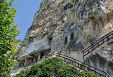 Пожарникари проведоха сложна операция по алпийски способ в трудно достъпната