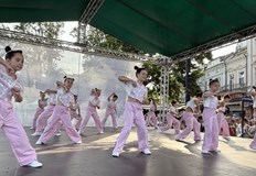 Общоградският празник събра множество деца и родители пред Съдебната палата