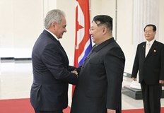 Двете страни ще обсъдят военно сътрудничество и ситуацията в УкрайнаСекретарят