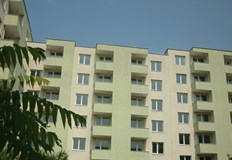 Седеметажната сграда на булевард Гоце Делчев се предлага за 2 9