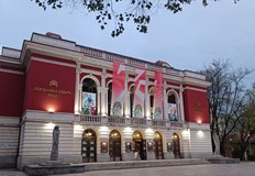 Директорът Пламен Бейков предупреди че без финансиране от държавата трупата