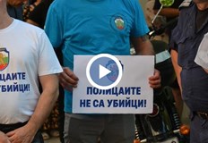 Лозунгите Полицаите не са убийци срещу Явор е Варна и