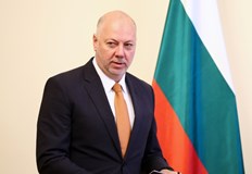 Премиерът обеща да информира за случая с починалия след полицейска