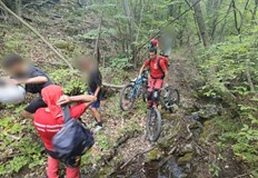 Момчетата карали велосипеди под местността Карандила попаднали в дере без