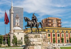 Групата Хоумленд джъстис публикува заплахи в социалните мрежи и извърши