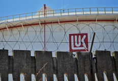 Регулаторът разследва възможно изкривяване на конкуренцията при търговията с бензин