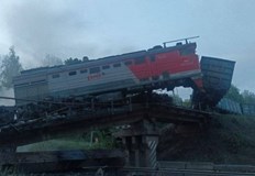 По време на инцидента по моста е минавал товарен влак