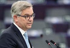 Ще обсъди движението през границите след присъединяването към Шенген със