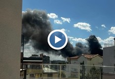 Огънят тръгна от строителна борса и се прехвърли върху сградата