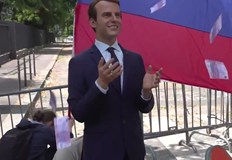 Поставиха я пред руското посолство в Париж в знак на