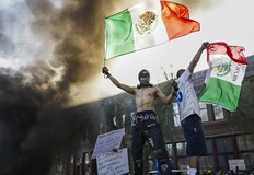 Хиляди демонстранти се събраха на площад Фоли срещу имиграционната политика