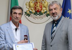 Наградата беше връчена от Драгомир Драганов за защита правата на